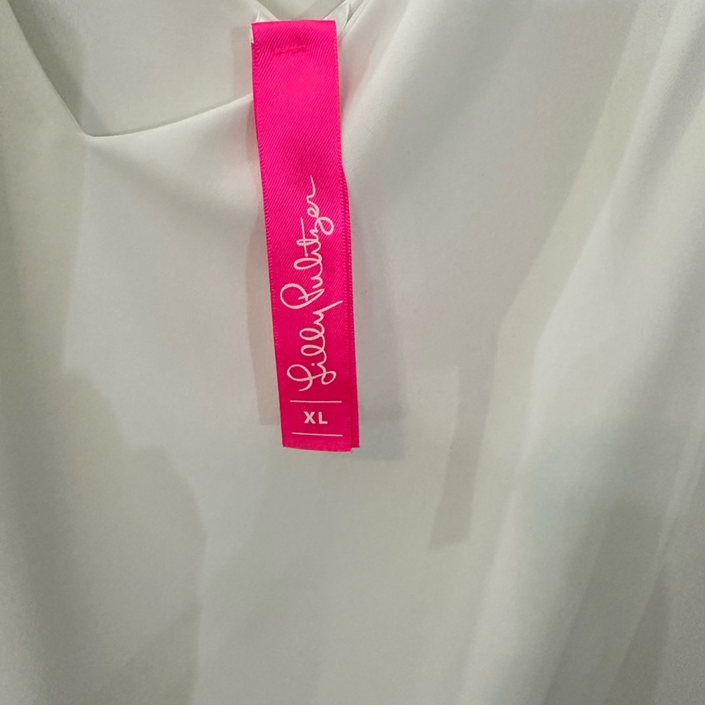 Lily Pulitzer Size XL. 100% Polyester. Worn one time and taken to the cleaners.